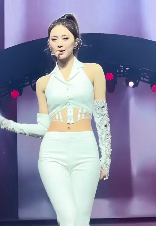 Tzuyu's Slutty White Stage Tease - Kpop Ass Queen Fap Fuel