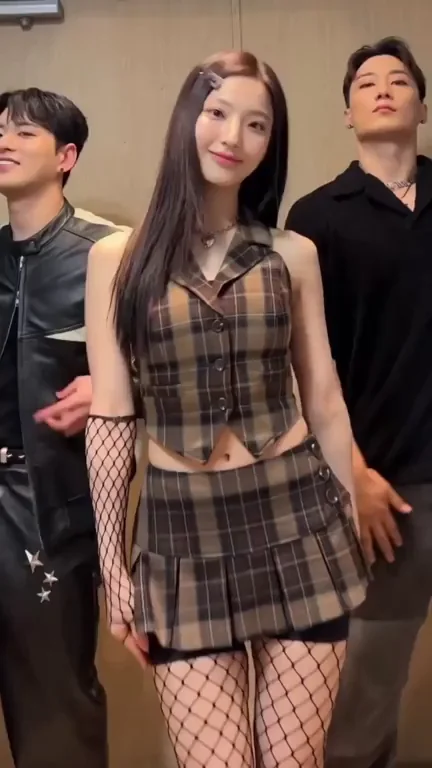 🔥 Saerom from Fromis_9 Teases in Plaid Slutty Schoolgirl Fit 😈💦