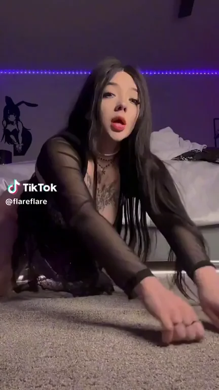 TikTok Thot's Thick Ass Tease 💦🍑