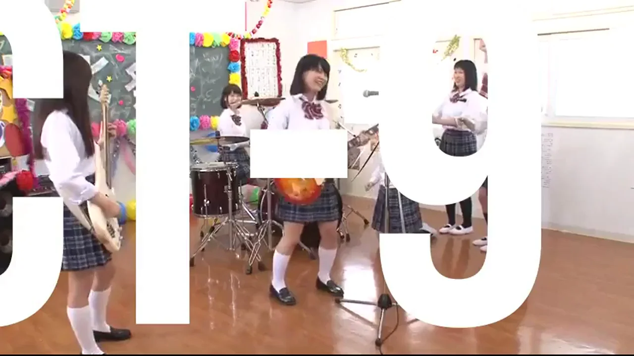 Teacher shows band her amazing instrument solo
