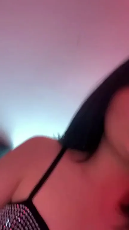 suck those nipples please :P [GIF]