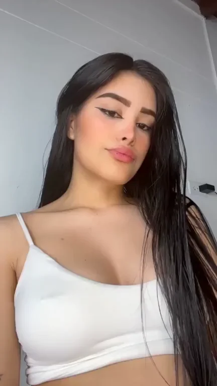 You can cum on my tits, but I prefer it inside me 😁Š