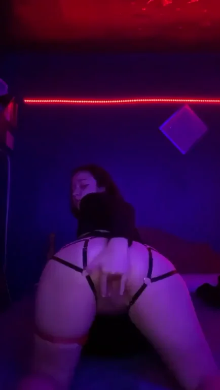 Craving My Sweet Juicy Pussy Taste? 🍑💦