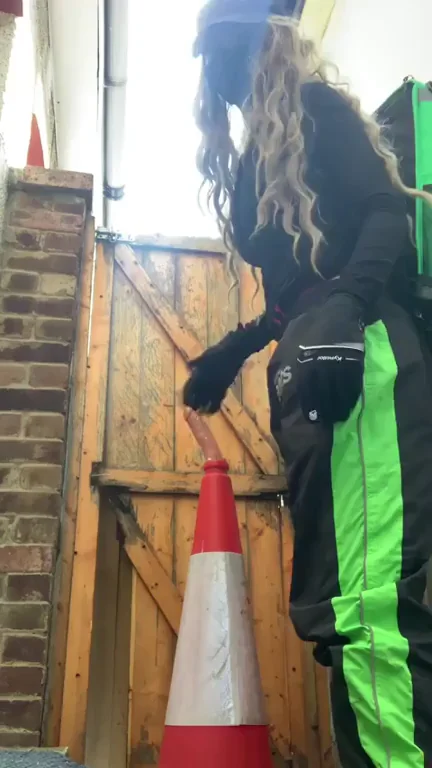 you wanna taste this sweaty work ass? i wanna cream all over you