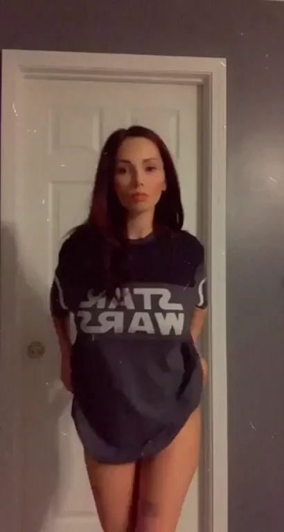 Nerdy Babe's Epic Star Wars Titty Drop 😍🔥
