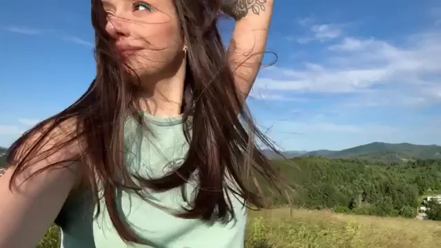 How many inches are you fitting inside me? [reveal]