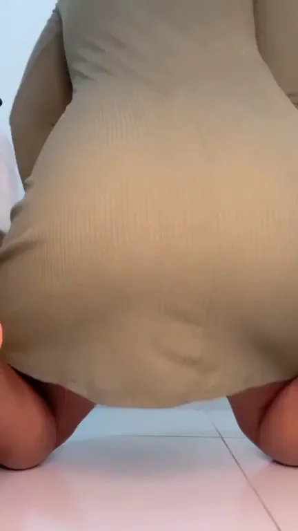 Latina Slut Begs to Fill Her Phat Ass with Hot Cum