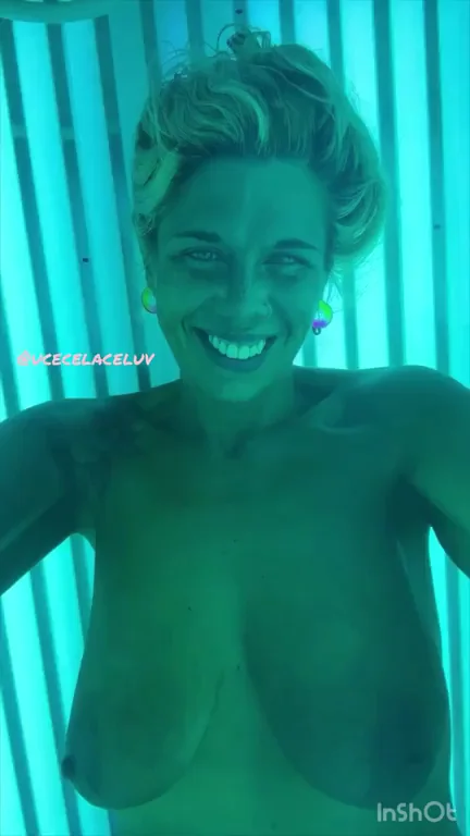 Loving My Huge Areola Tits More Every Day in the Tanning Bed 😍🍑🔥