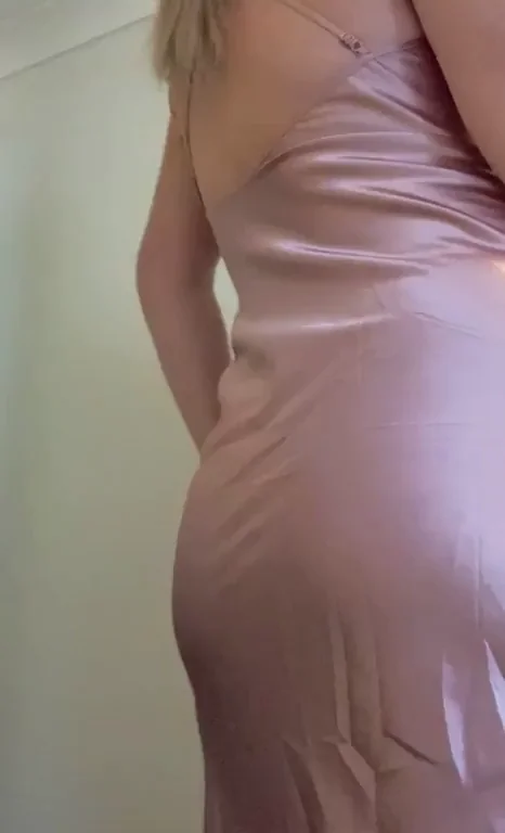 Thick aussie milf booty for your hump day :)