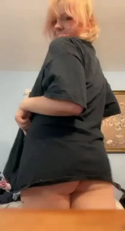 Bend Me Over & Fill My Juicy Ass? 🍑💦