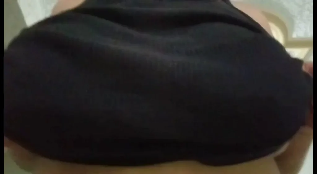 First drop, cum play with me??