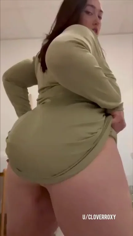 Thick Babe Cleverbunny Deserves a Juicy Orgasm Today 🍑💦