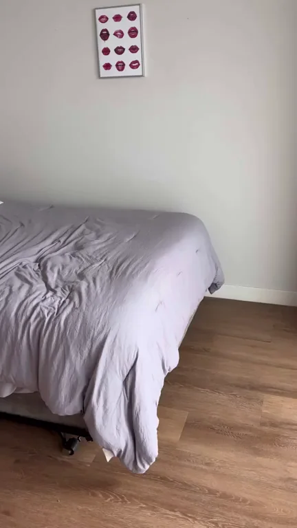 Tiny Teen Slut's Super Fun Pussy Play! 😈🍑