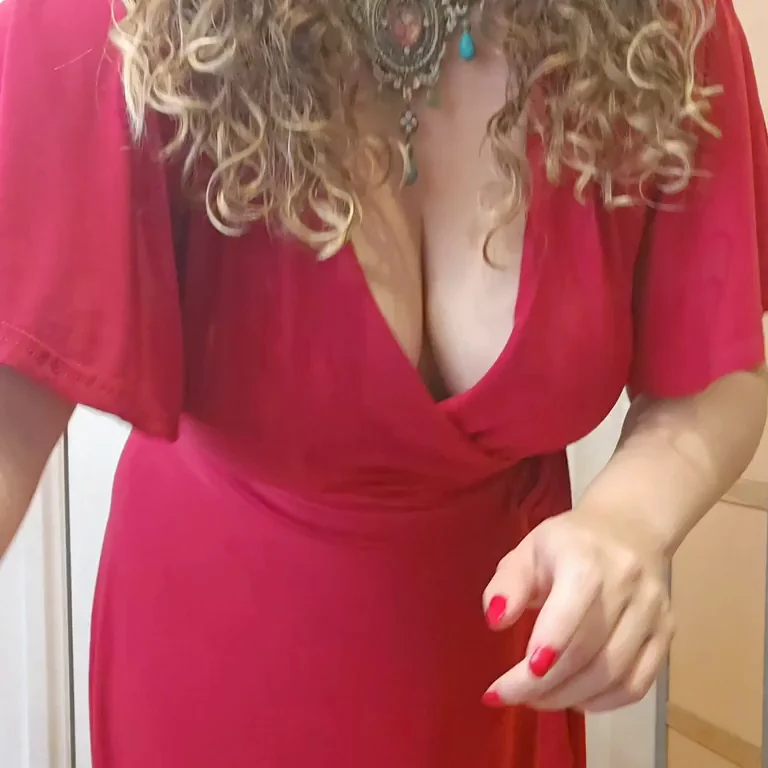 Sway, sway, wiggle, wiggle, tongue out 👆… (f)