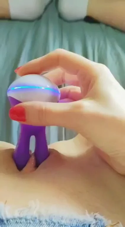 Is a real solo mom orgasm better than a fake porn one?