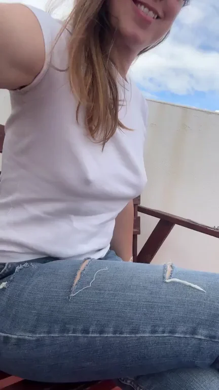 probably the hottest mom with the hottest jeans in the neighbour hood F48 (f)