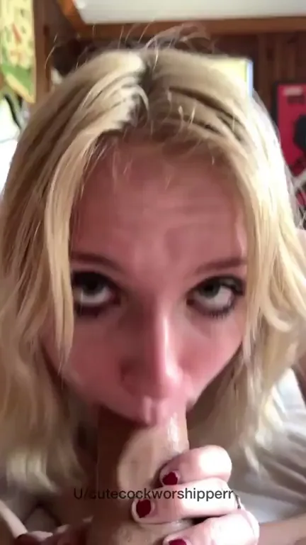 Blonde Slut Worships Thick Cock Hehe 😋🍆💦