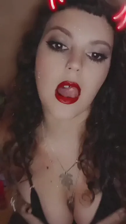 Hot latina [OC]