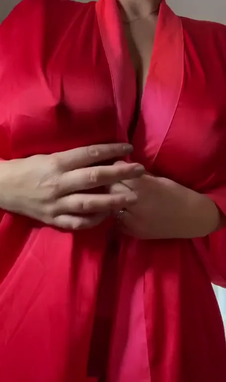 Wisconsin Mommy Milkers Titty Drop Reveal
