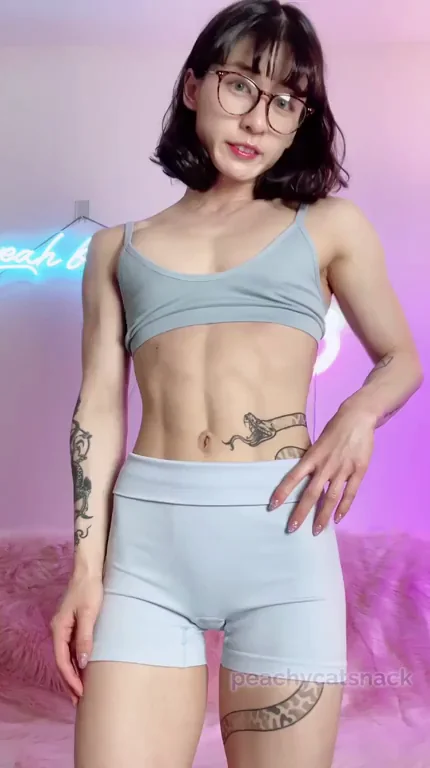 POV: You finally get a downblouse view of your trainer but she's all pec... 😁¹