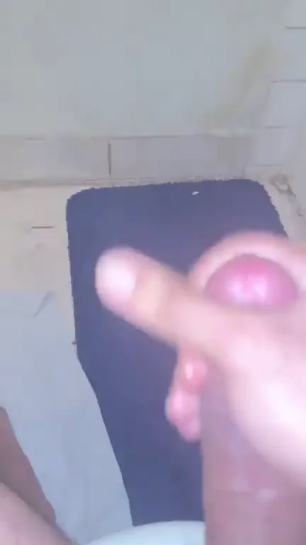 Craving Hands & Mouths on My Pulsing Big Dick 💦👋🍆