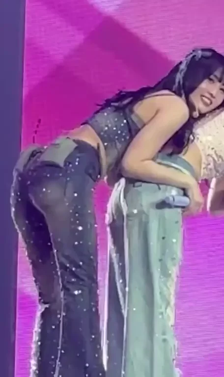 TWICE - Momo