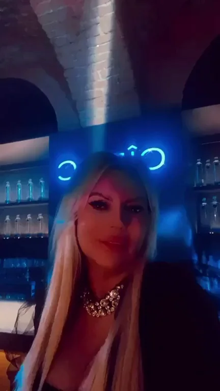 Mature Slut Shows Off Her Thick Body in Neon Club Vibes 🔥🍑