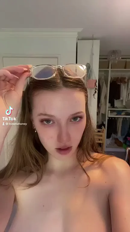 Nerdy Big Tit TikTok Slut Teasing Titties 👓🍈🍈