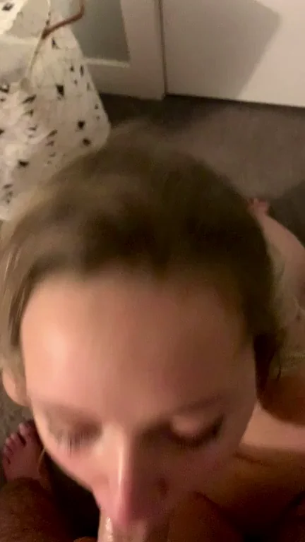 🍆 Teen Slut Deepthroats Every Inch 😩💦