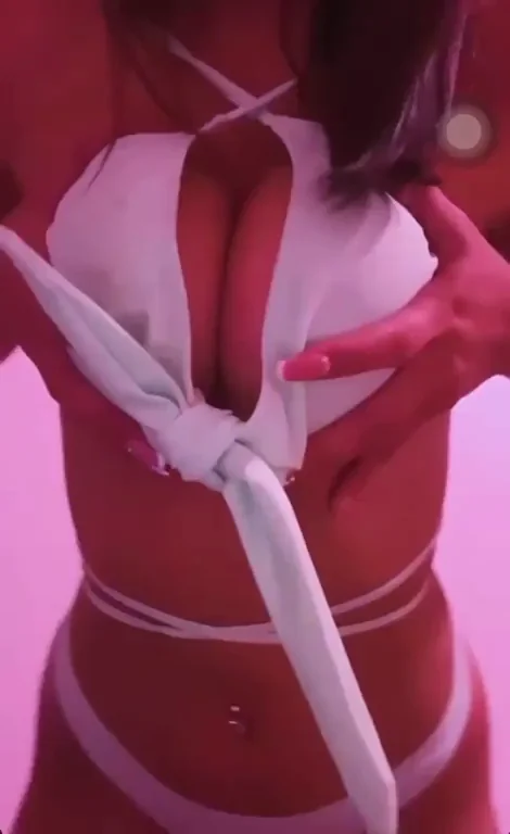 Mommy's Unforgettable Private Tease Show 💋🔥