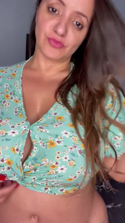 Big tits and summer tops are quite the combo