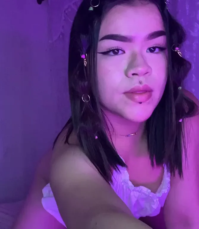 Adorable enough to fuck me raw on the first date?