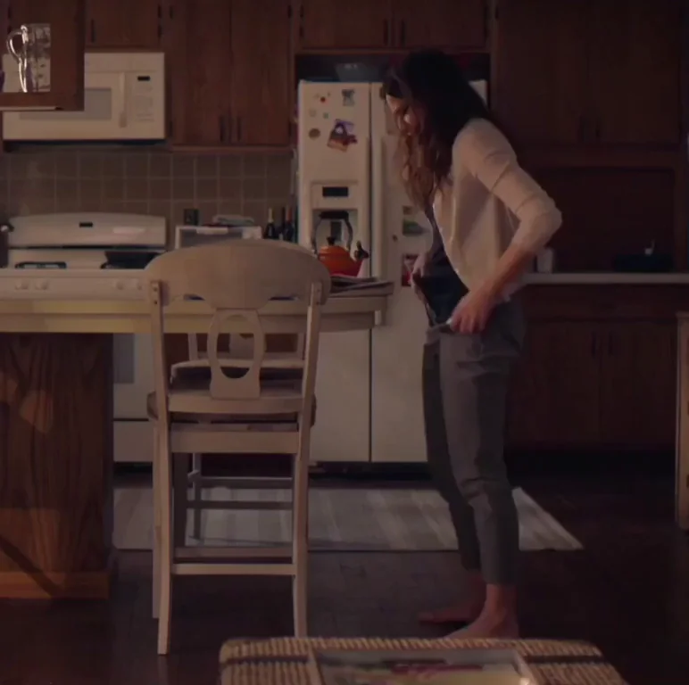 Kathryn Hahn in Mrs. Fletcher (S01E05)