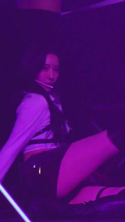 Rocket Punch Suyun Slutty Stage Tease
