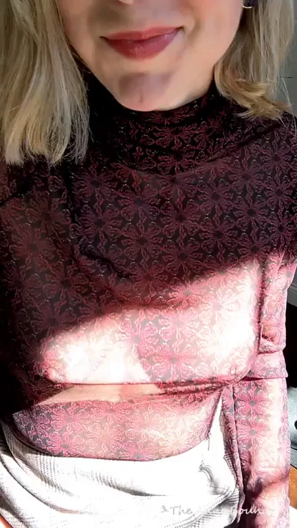 If you eat me out during a Zoom meeting, think anyone will notice? (mid-thirties Exec)