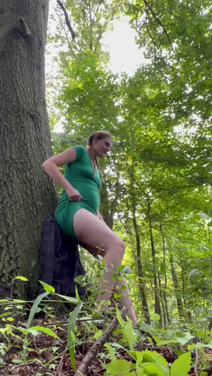 Sucking cock is a lot more fun in nature