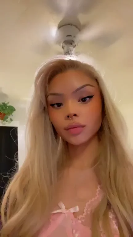 First Date Cumshot Tease? 🥵🍆💦