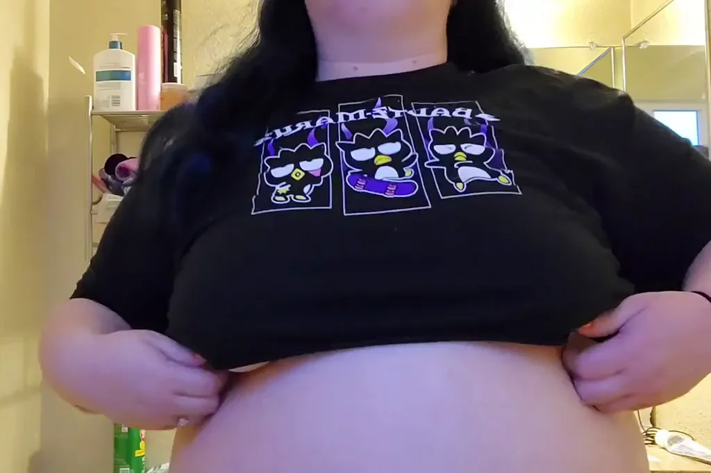 A little flash and shake for Friday, sent to my coworker to get him hot and bothered before I head into work 35(f)