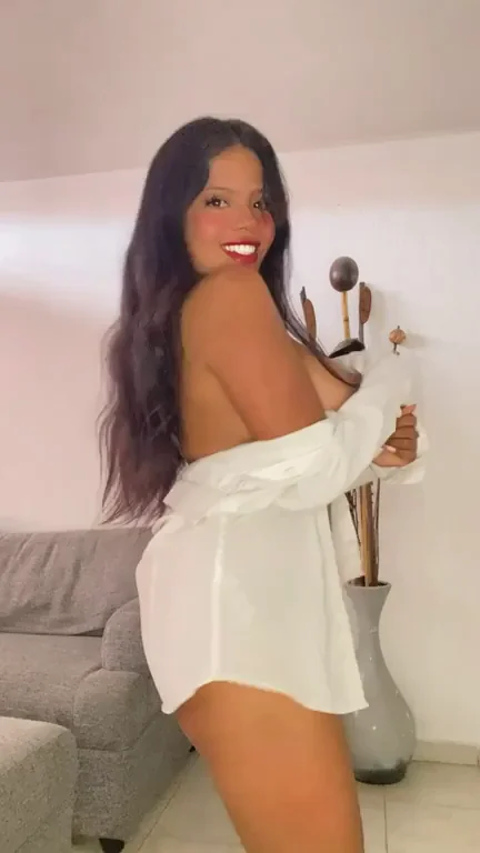 Come home to my fuckable latina body
