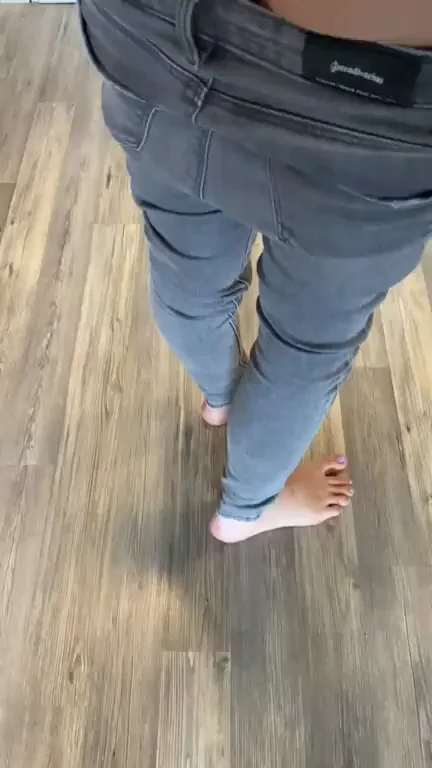 These problems when you have a thick ass?????