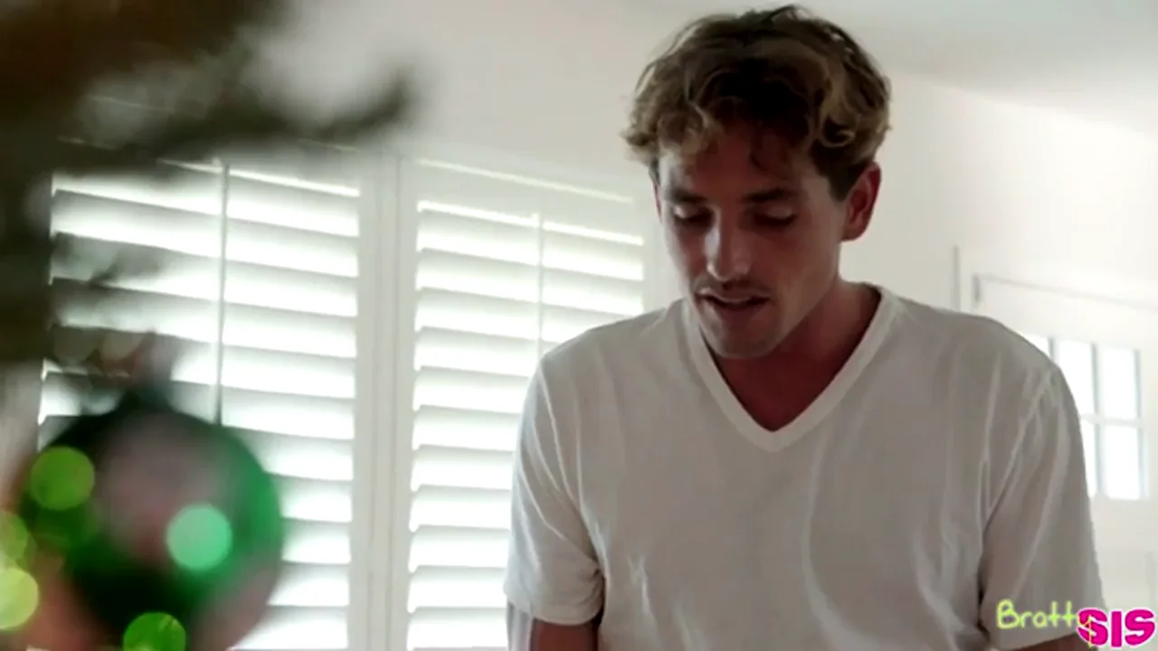 Unwrapping Step Sis For Christmas "“ S12:E5 (Step Porn)