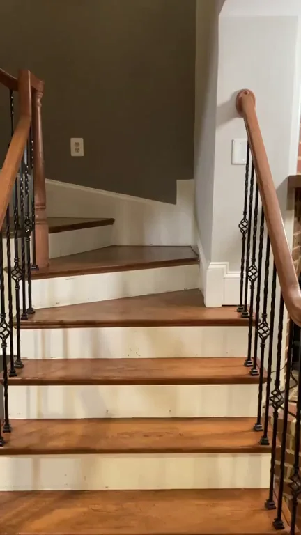 What're you thinking if you see me walking down the stairs like this?? ??