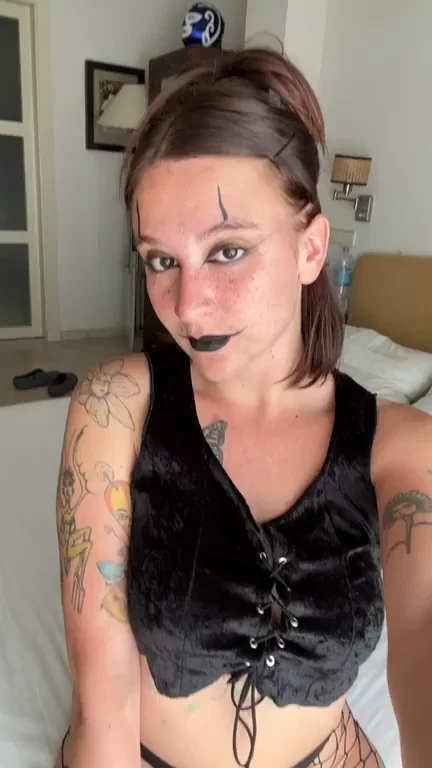 A goth girl will never let your dick down