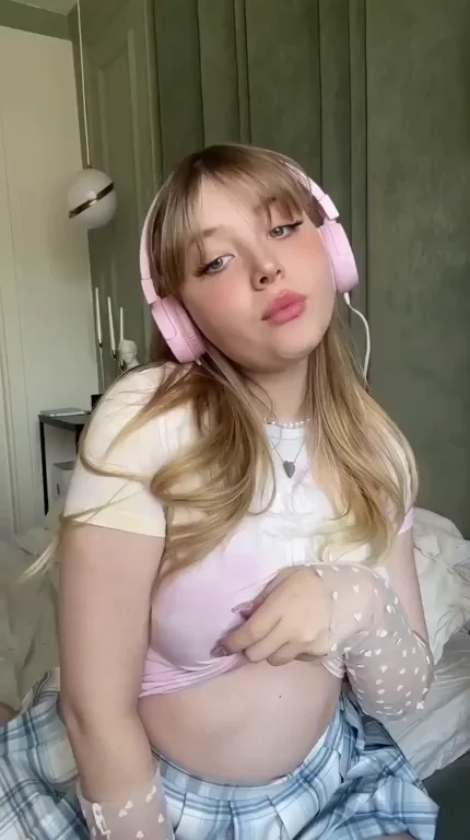 I want to be your favorite petite kinky redhead