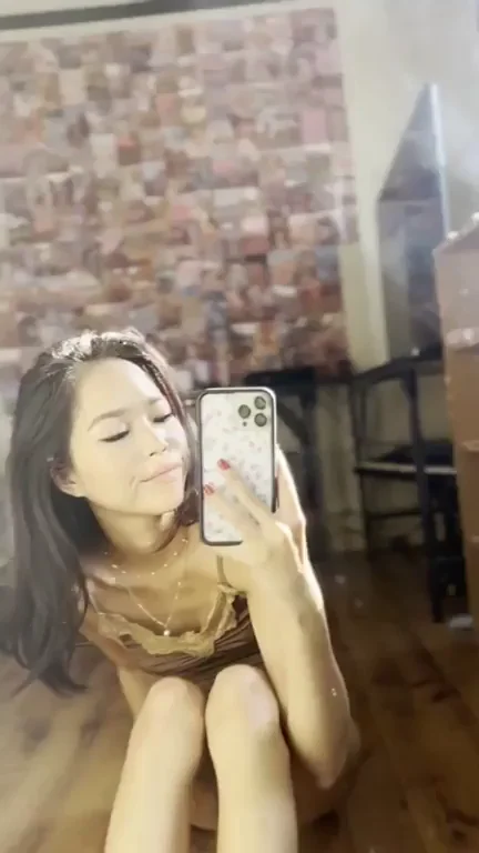 I'm the kind of girl you'd loved to creampie on