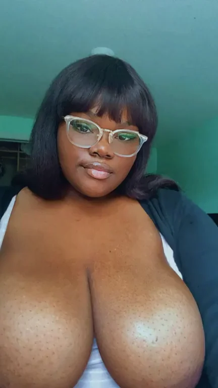 21F • This subreddit needs a lil variety!!