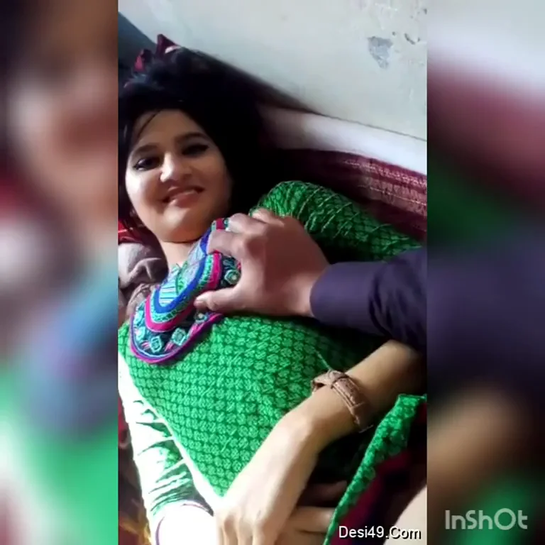 BF Pounds His Slutty GF on Cam 💦🛏️