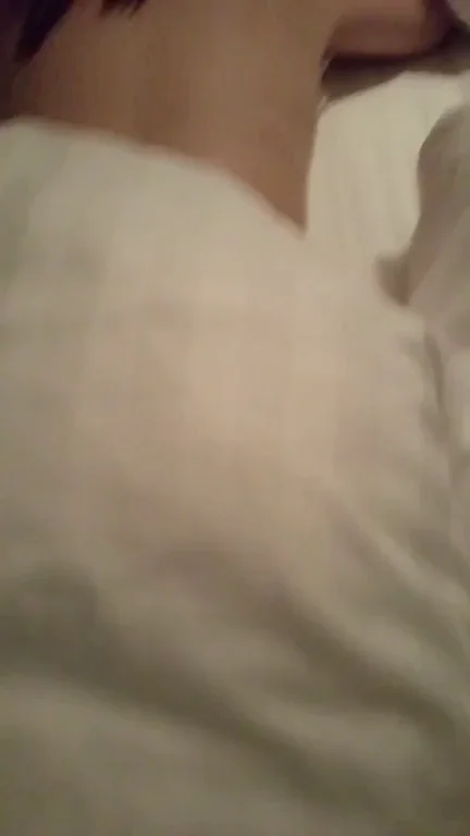 Hot Asian Wife's Juicy Pussy Eaten on Bed
