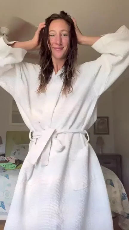 Fresh from Shower Magic Trick Tease 😏💦