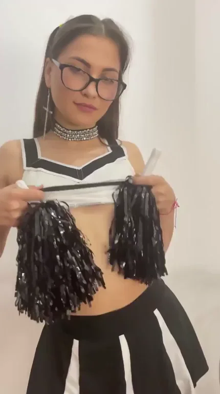 Am I Hot Enough for 25+ Daddies? 🥰🔥